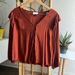 Quarter length sleeved blouse